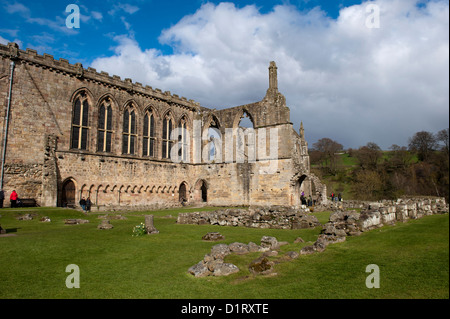 Bolton Abbey une Abbaye Augustinienne dans le Parc National des Yorkshire Dales. Banque D'Images