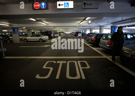 À plusieurs étages, souterrain, parking, Heathrow, Terminal 5 Banque D'Images