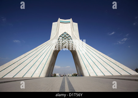 La tour Azadi, ou King Memorial Tower, Téhéran, Iran Banque D'Images