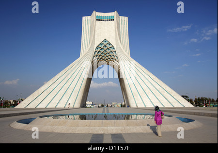La tour Azadi, ou King Memorial Tower, Téhéran, Iran Banque D'Images