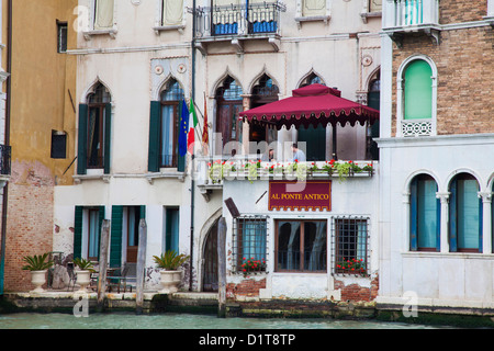 L'Europe. L'Italie. Venise. Maisons le long du Grand Canal de Venise Banque D'Images