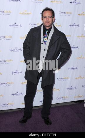 Le 4 janvier 2013 - Hollywood, Californie, États-Unis - Hallmark Channel et Hallmark Channel TV 2013 Film Critics Association Press Tour Soirée Gala à la bibliothèque Huntington et jardins à San Marino, CA 1/4/2013 12..LUKE PERRY(Image Crédit : © James Diddick/Globe Photos/ZUMAPRESS.com) Banque D'Images