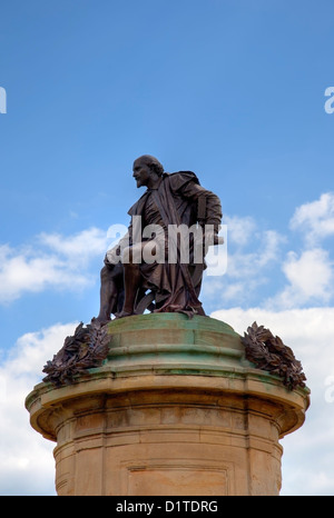 Statue de William Shakespeare, Stratford upon Avon, Warwickshire, Angleterre Banque D'Images