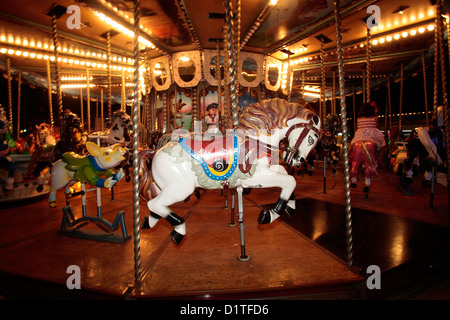 Cadix, Espagne, Cheval à bascule sur un ancien carrousel pour enfants Banque D'Images