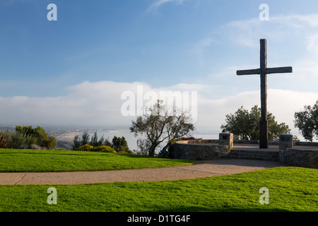 Survol Panorama de Ventura en Californie, du parc Croix Serra à Grant Park au-dessus de ville avec cross Banque D'Images