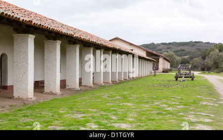 Promenade longue à Mission La Purisima Conception à la California State Park à Lompoc Banque D'Images