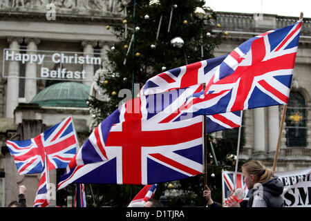 Belfast, Royaume-Uni. 5Th Jan, 2013. Les protestations du pavillon aura lieu à Belfast après le Conseil municipal a voté le 3 décembre 2012 pour restreindre le battant Union Jack flag à partir de l'hôtel de ville pour 17 jours par an, là où auparavant il a volé tous les jours de l'année. Banque D'Images