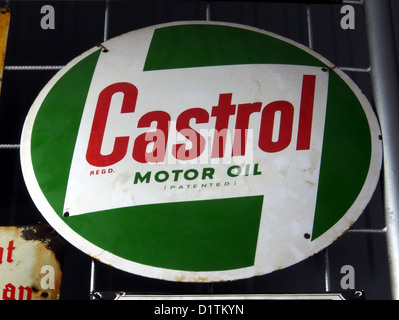 Technik Museum Speyer...Castrol huile moteur, enseigne publicitaire émail Banque D'Images