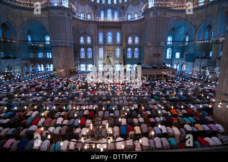 Vendredi, la prière islamique la mosquée de Sultan Ahmet, Istanbul Banque D'Images