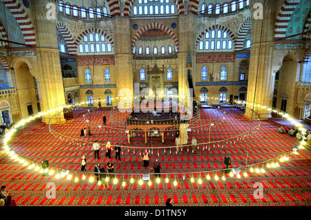 Mosquée Selimiye à Edirne photo grand angle de l'intérieur Banque D'Images