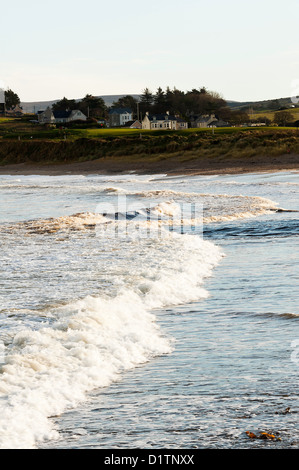 La magnifique plage et baie à Ballycastle le comté d'Antrim en Irlande du Nord Royaume-Uni UK Banque D'Images