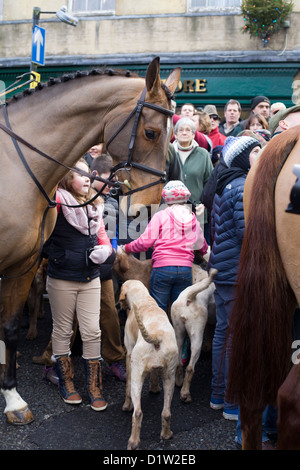 Huntsman du Heythope hunt Boxing day Répondre à Chipping Norton Oxfordshire England Banque D'Images