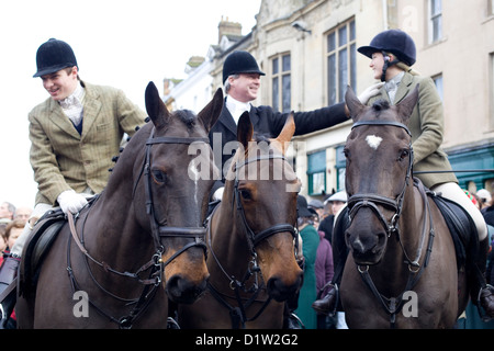 Huntsman du Heythope hunt Boxing day Répondre à Chipping Norton Oxfordshire England Banque D'Images