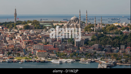 La Mosquée de Suleymaniye et Tour Beyazit à Istanbul, Turquie Banque D'Images