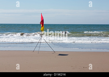 Maison de Llangrannog 2012 sauveteurs RNLI Flag Banque D'Images