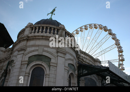 La Riviera Anglaise volant Torquay Devon en Angleterre. Banque D'Images