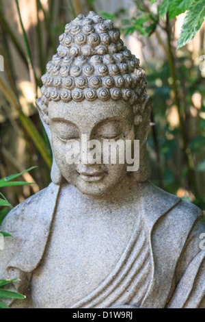 Détail de la statue de Bouddha en pierre Banque D'Images
