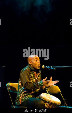 Kouame Sereba - un musicien de Côte d'Ivoire vivant en Norvège effectue à contre Culture Festival à Varsovie Banque D'Images