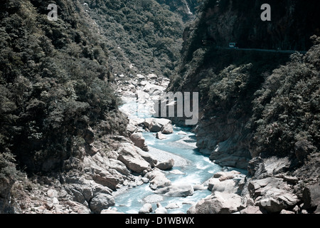 Profond canyon et de la rivière, près de Hwalien, Taiwan Banque D'Images