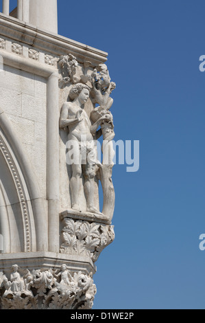 Du Palais des Doges, Le Palais Ducale, détail statue, l'Italie, Venise Banque D'Images