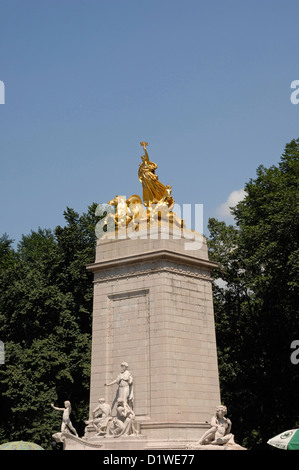 L'U.S.S. Maine National Monument, Columbus Circle, New York City, USA Banque D'Images