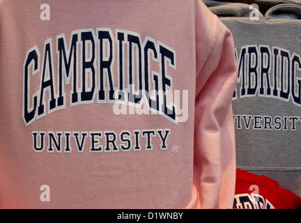 L'Université de Cambridge Hoodies vestes polaires Vêtements Banque D'Images