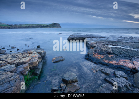 Kimmeridge Bay sur la côte jurassique du Dorset. La région est connue pour les fossiles et a été protégée par l'UNESCO. Banque D'Images