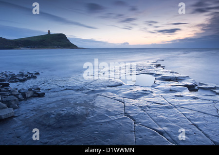 Kimmeridge Bay sur la côte jurassique du Dorset. La région est connue pour les fossiles et a été protégée par l'UNESCO. Banque D'Images