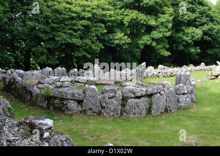 Din Lligwy huttes rondes et rectangulaires ancien Village Settlement Llangefni Amglesey Cymru Wales UK GO Banque D'Images