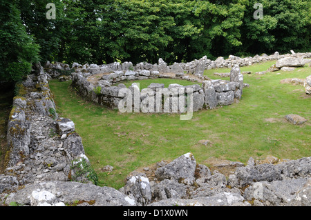 Din Lligwy huttes rondes et rectangulaires ancien Village Settlement Llangefni Amglesey Cymru Wales UK GO Banque D'Images