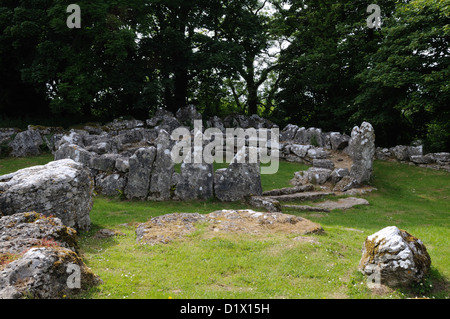 Din Lligwy huttes rondes et rectangulaires ancien Village Settlement Llangefni Amglesey Cymru Wales UK GO Banque D'Images