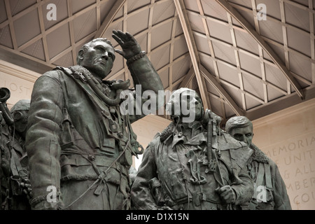 La sculpture dans le Monument commémoratif du Bomber Command dans Green Park, Londres. Monument commémoratif du Bomber Command de la Royal Air Force RAF Londres Banque D'Images