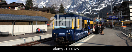 Les trains suisses dans la station de ski de Grindelwald, Suisse, Alpes, Jungfrau Aletsch, Oberland Bernois, Suisse, Europe Banque D'Images