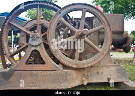 Pignons massive sur un moteur d'essence Banque D'Images