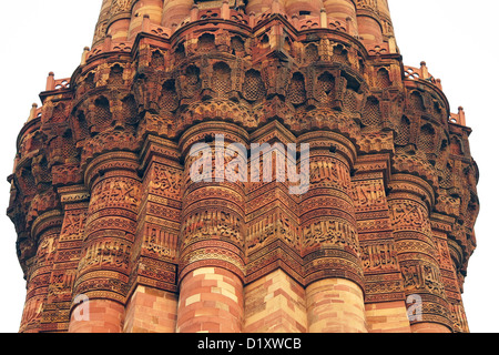 Détail de l'Qutub Minar / Qutb Minar, UNESCO World Heritage Site et plus grand minaret à Delhi, Inde Banque D'Images