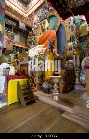 Statue de Bouddha dans la grande salle, Monastère de Tawang Banque D'Images