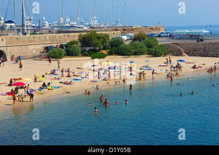 Plage, Antibes,  Provence Alpes Cote d'Azur, d'Azur, France, Europe. Banque D'Images