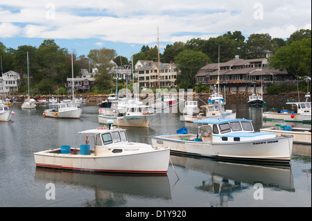 Les bateaux de pêche dans la région de Perkins Cove Harbour, Ogunquit, Maine, USA. Banque D'Images