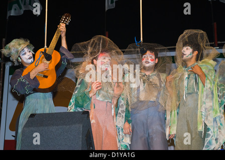 La scène Murguistas uruguayenne pendant le Carnaval de Montevideo, Uruguay, en février 2007 Banque D'Images