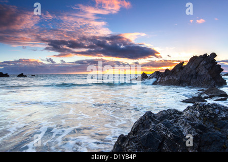 Coucher de soleil sur Sharrow Whitsand Bay Plage Cornwall UK Banque D'Images