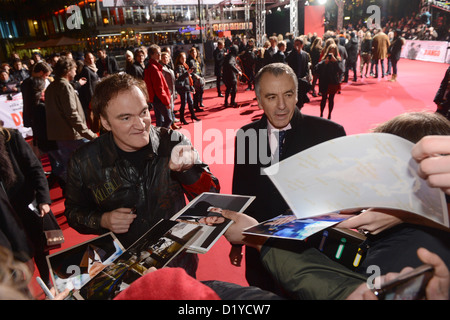 Directeur américain Quentin Tarantino arrive pour la première du nouveau film 'Django Unchained' au Cinestar Cinemas à Berlin, Allemagne, 08 janvier 2013. Le film devrait sortir dans les salles allemandes le 17 janvier 2013. PHOTO : Jens Kalaene Banque D'Images