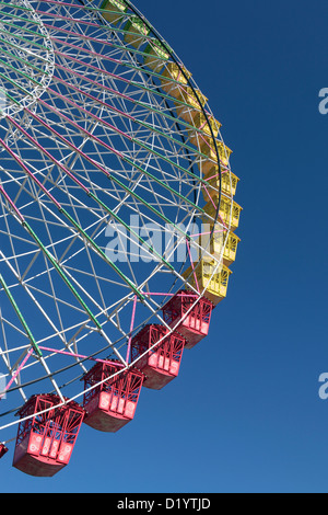 L'observation ou Grande Roue Ferris, brillant contre ciel bleu profond, Tenerife Banque D'Images
