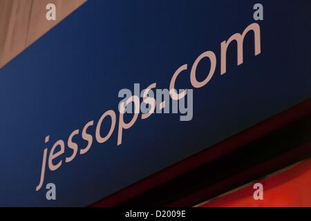 Londres, Royaume-Uni. 9 janvier 2013 l'Jessops store sur New Oxford Street. La chaîne de magasin de photographie Jessops est entré dans l'administration, mettant autour de 2000 emplois en péril. Credit : Nelson Pereira / Alamy Live News Banque D'Images