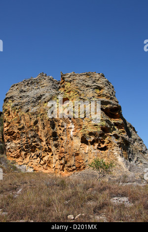 Falaises sculptées du vent, Parc National d'Isalo, Madagascar, Afrique. Banque D'Images