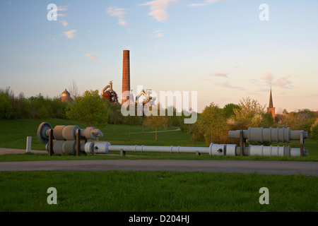 Vieux Neunkirchen Ironworks au crépuscule, Neunkirchen, Sarre, Allemagne, Europe Banque D'Images