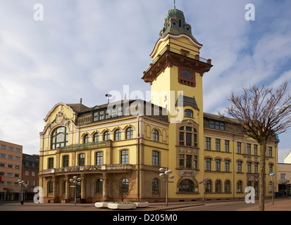Ancien hôtel de ville sous le ciel assombri, Altes Rathaus, Völklingen, Saarland, Allemagne, Europe Banque D'Images