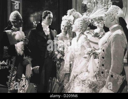 Marie Antoinette Marie Antoinette Tyrone Power, Norma Shearer dans un casino lernt Marie Antoinette (Norma Shearer,2vr) den Banque D'Images