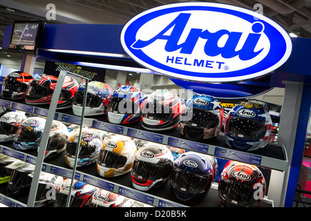 Arai casques de moto à l'affiche au Salon de la moto de Washington. Banque D'Images