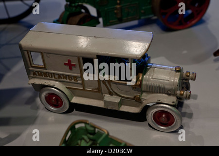 Die antique toy ambulance en fonte - USA Banque D'Images