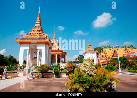 La belle Pagode d'argent dans le parc du Palais Royal à Phnom Penh, Cambodge, Indochine, l'Asie. Banque D'Images